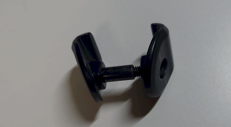 カーボンサドルマウント