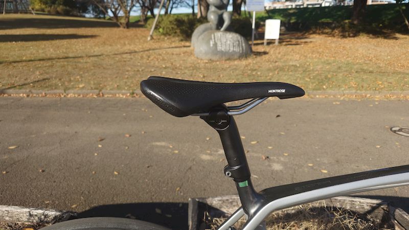 エモンダノーマルサドル